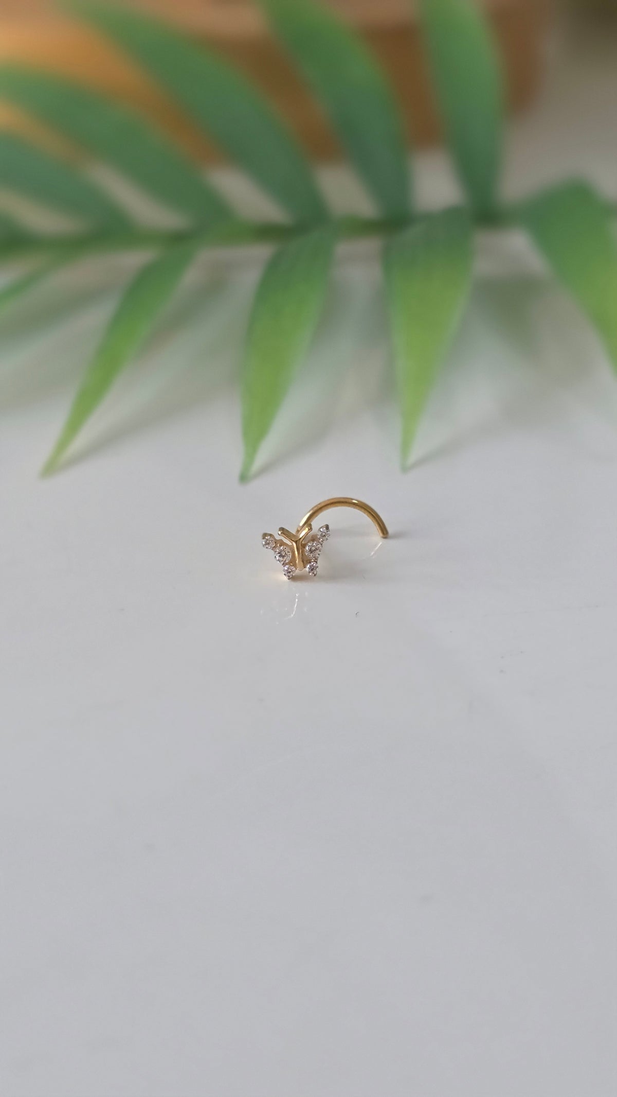 Piercing nez Papillon strass tire bouchon