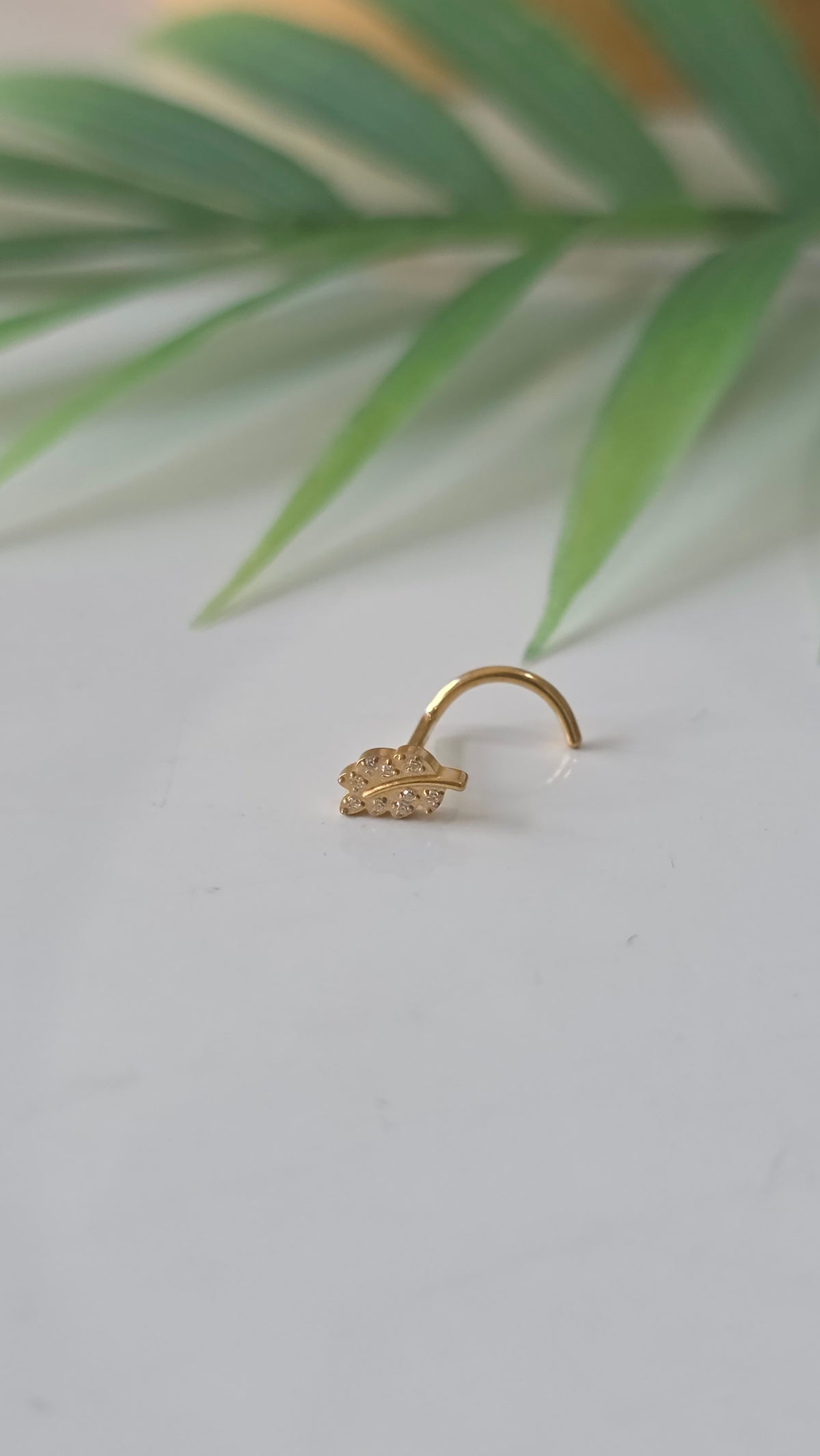 Piercing nez Feuille tire bouchon
