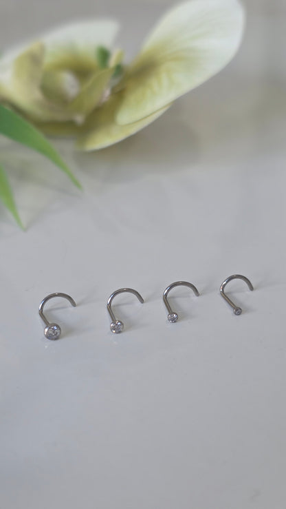 Piercing nez Strass tire bouchon