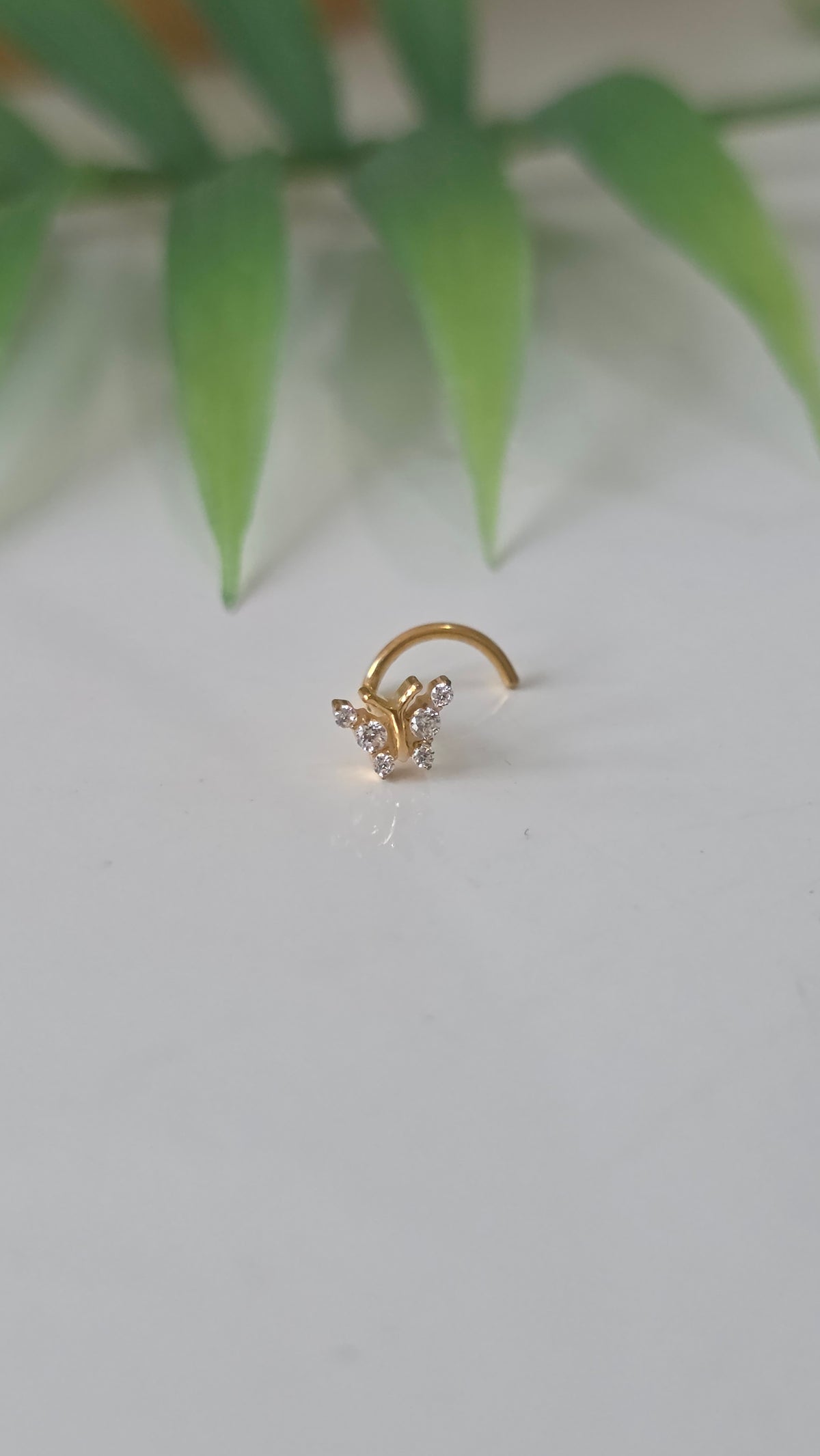 Piercing nez Papillon strass tire bouchon