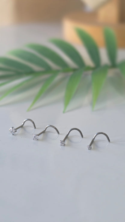 Piercing nez Strass griffe tire bouchon