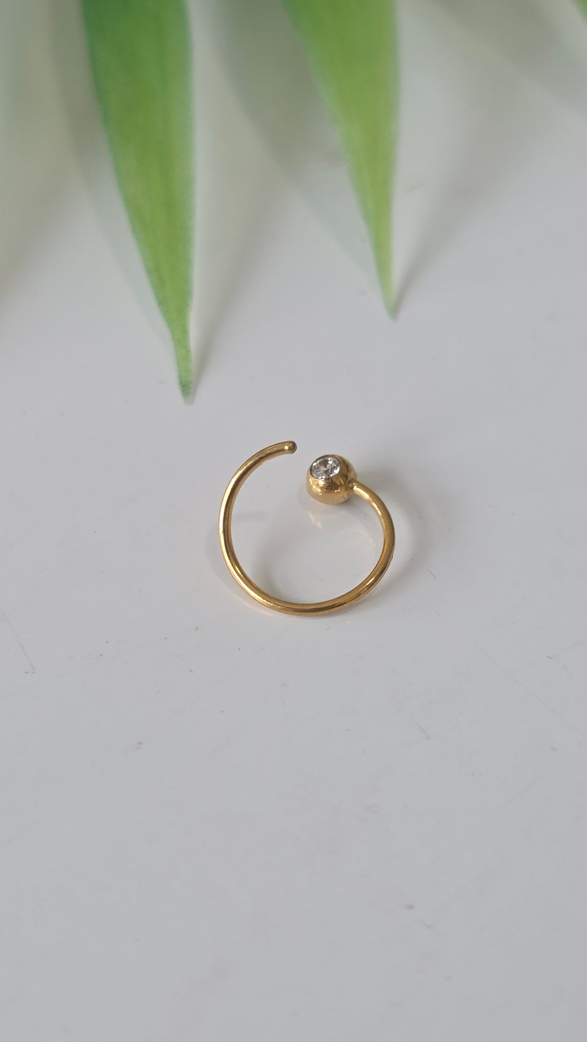 Piercing Anneau strass nez 0,8×8mm