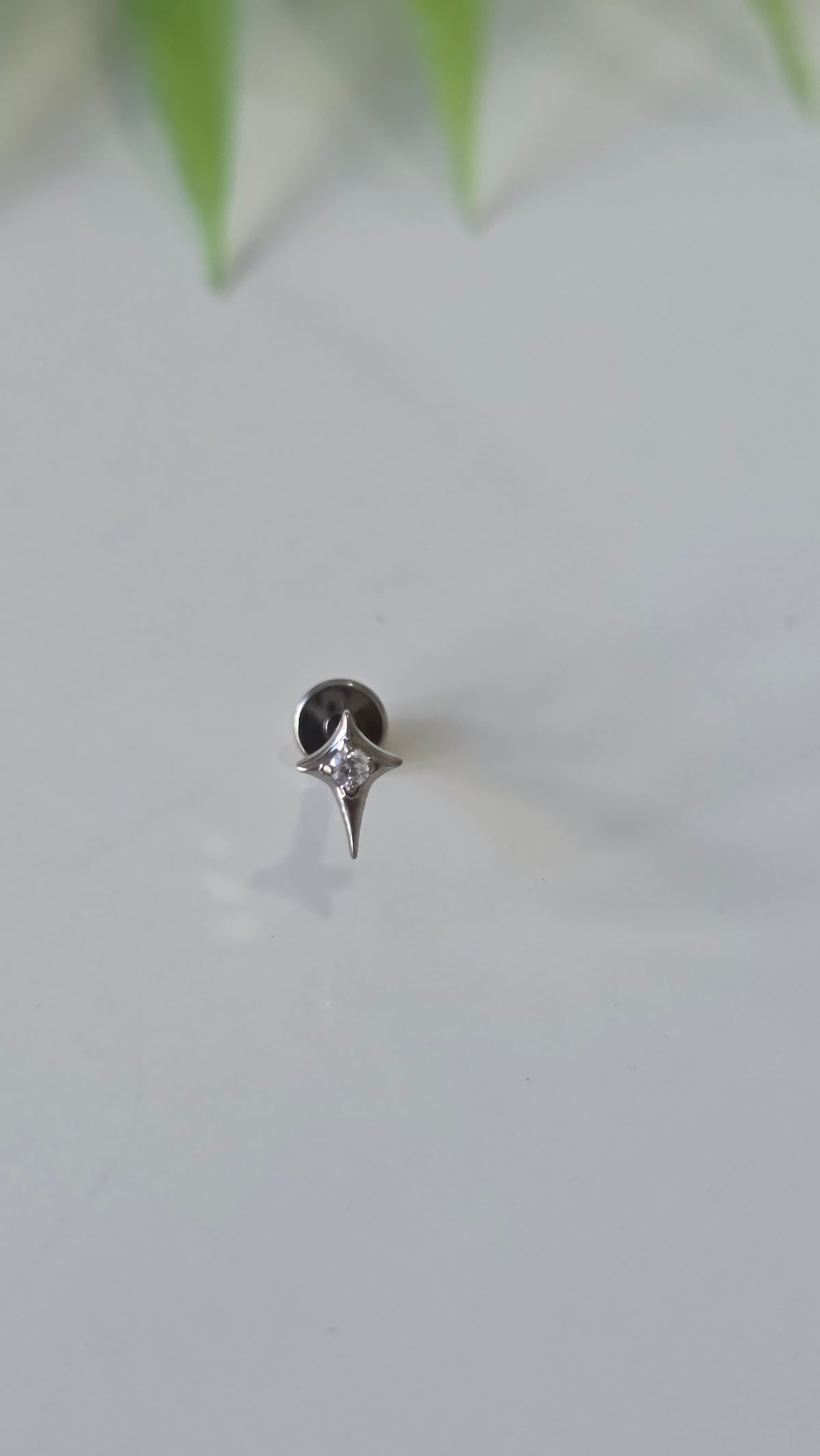 Piercing Labret Etoile strass  métal Titane