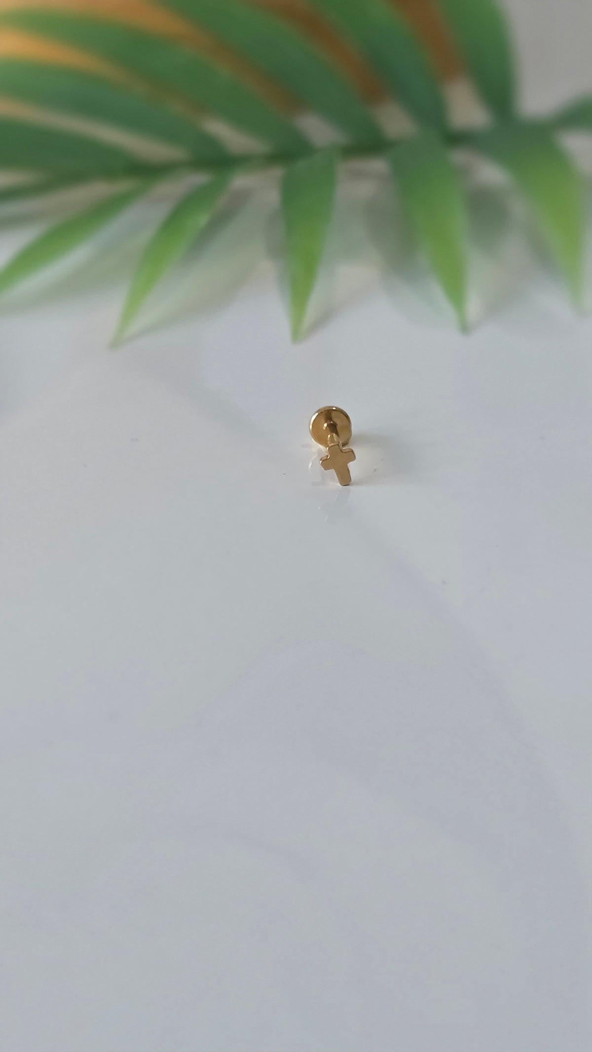 Piercing Labret Croix mini Titane Design Orné, Labret, Médusa, Monroe 1,2×8mm