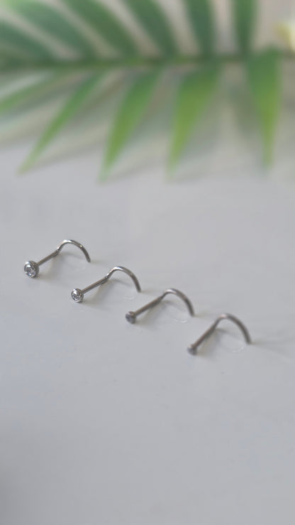 Piercing nez Strass tire bouchon