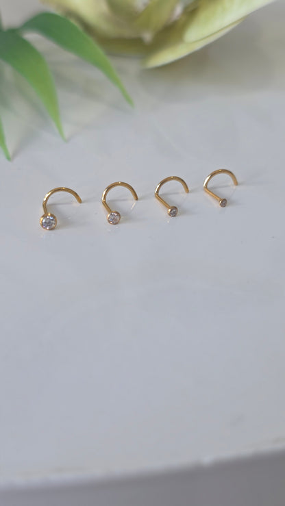 Piercing nez Strass tire bouchon