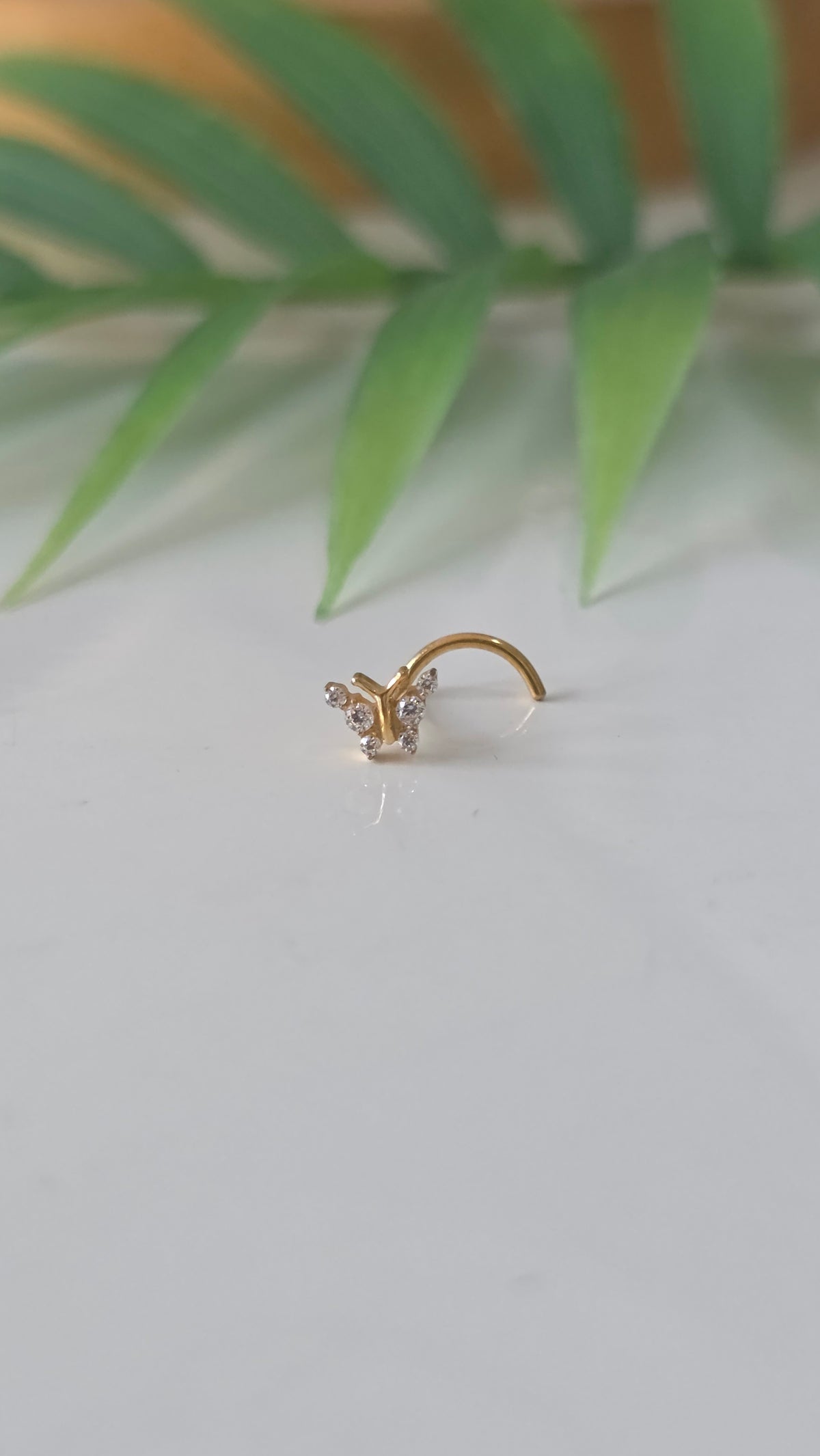 Piercing nez Papillon strass tire bouchon