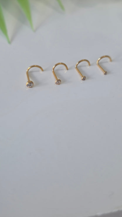 Piercing nez Strass tire bouchon